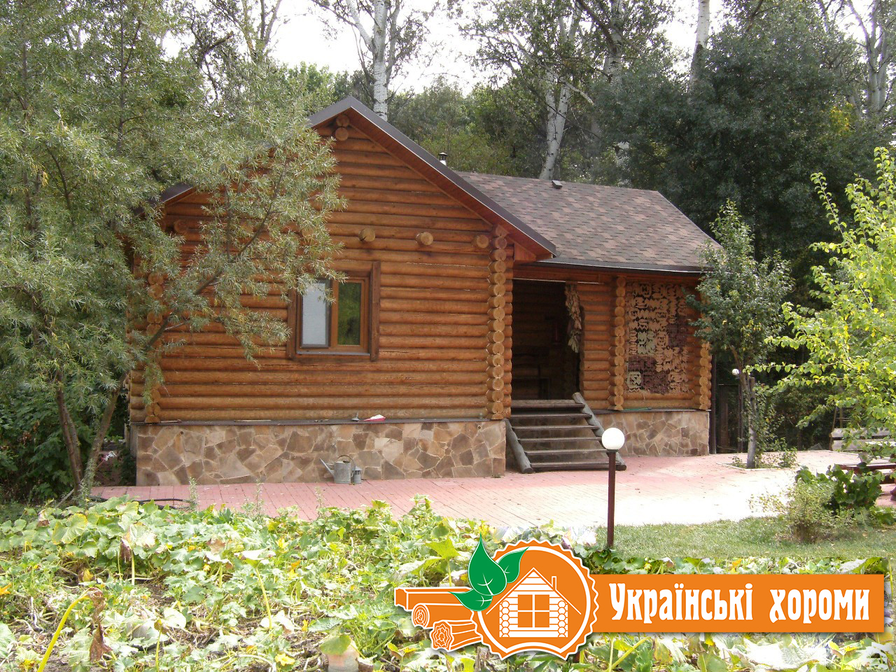 Баня из оцилиндрованного бревна