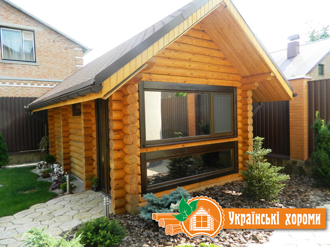 Баня из оцилиндрованного бревна